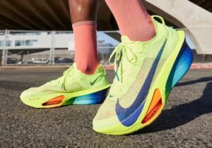 Nike Alphafly 3 Volt FD8311 700 300x210